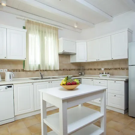 וילה Luxury Mytikas